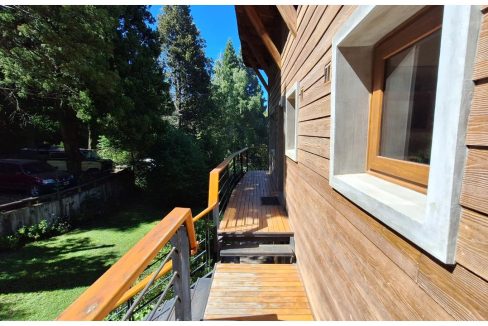 8d694dc7-3d41-4e2a-8a2a-c684de0320d2-copied-media~2