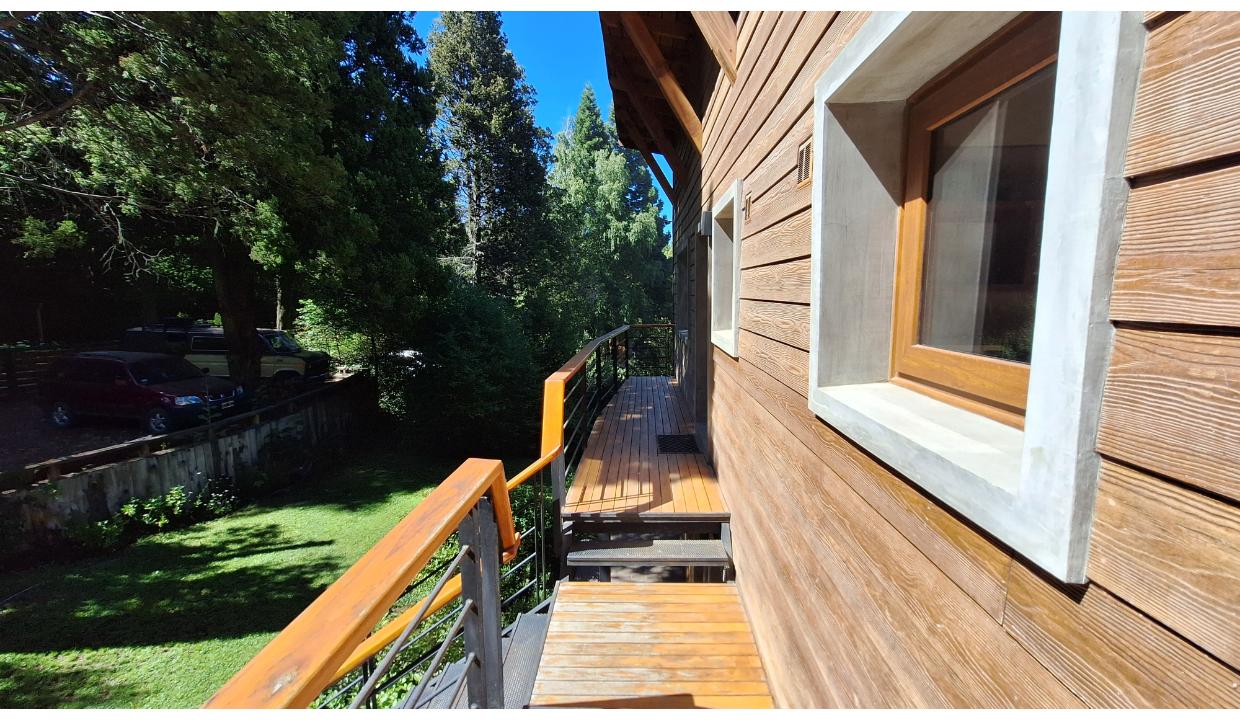 8d694dc7-3d41-4e2a-8a2a-c684de0320d2-copied-media~2